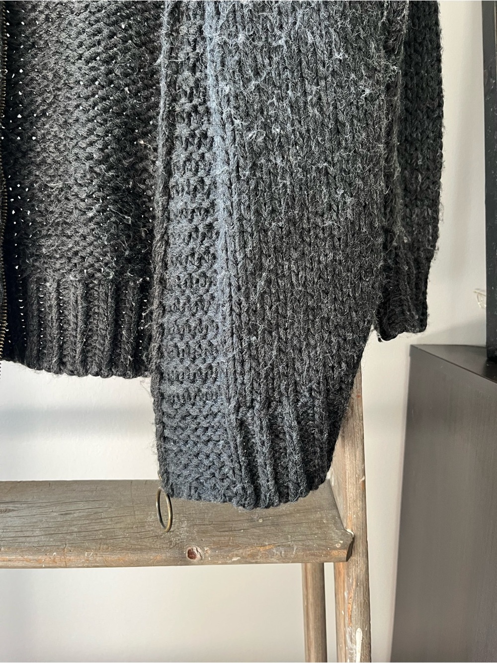 JACKSON ROWE | Eye-Pattern Knit Sweater - Picture 5 of 5